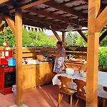 Casa de hóspedes Rozi Garden Badacsony *