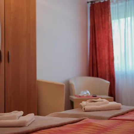 Rozi Garden Vendeghaz Badacsony Πανσιόν Badacsonytomaj