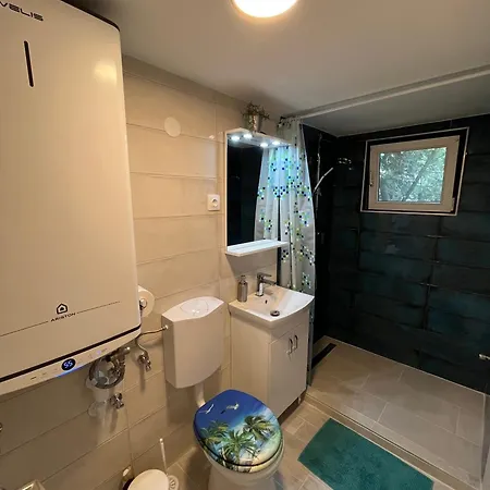Πανσιόν Rozi Garden Vendeghaz Badacsony Badacsonytomaj