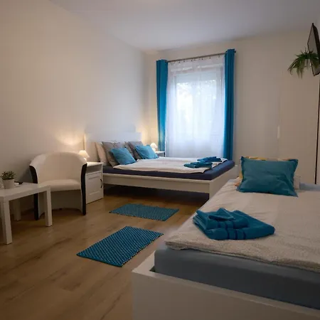 Πανσιόν Rozi Garden Vendeghaz Badacsony