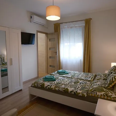 Πανσιόν Rozi Garden Vendeghaz Badacsony