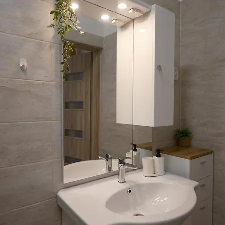 Πανσιόν Rozi Garden Vendeghaz Badacsony Badacsonytomaj