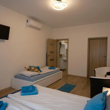 Πανσιόν Rozi Garden Vendeghaz Badacsony *