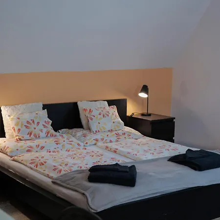 Rozi Garden Vendeghaz Badacsony Πανσιόν *