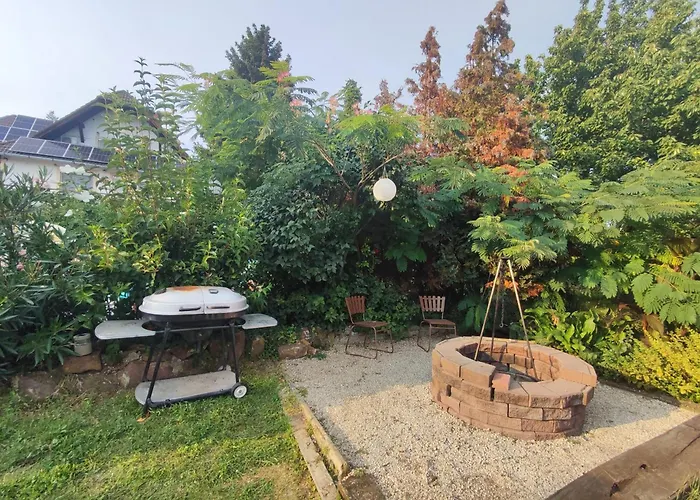 Rozi Garden Vendeghaz Badacsony בית הארחה בדקסוניטומאי